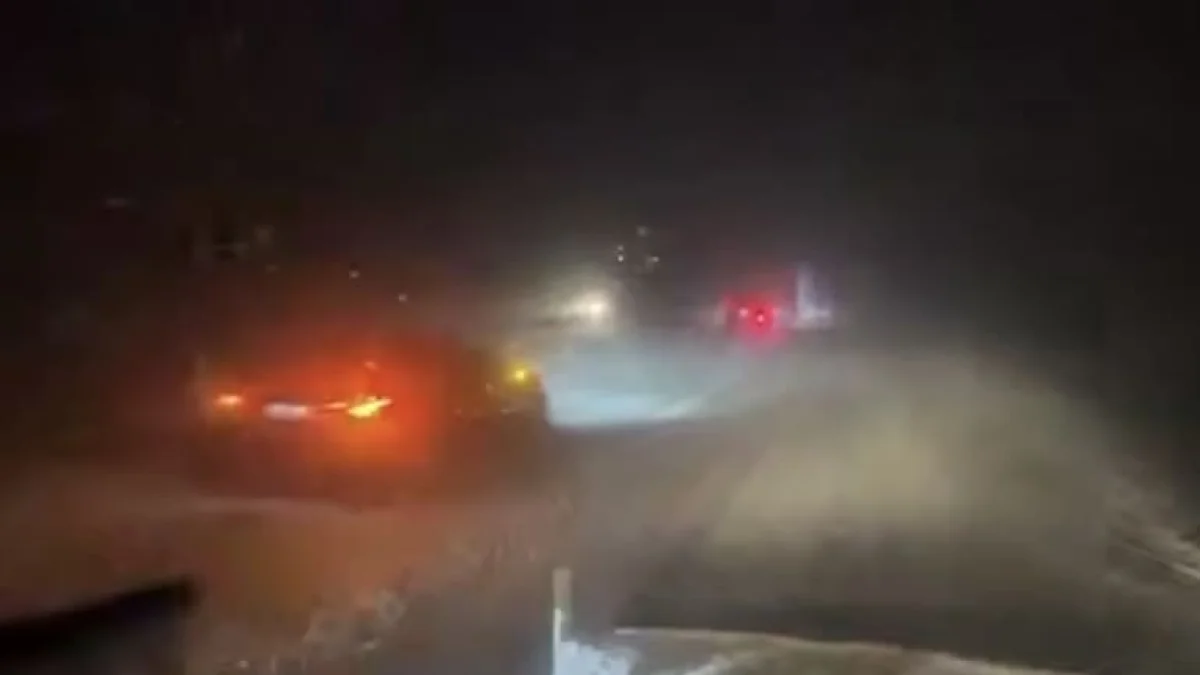 Дорогу закрыли из-за непогоды в Карагандинской области