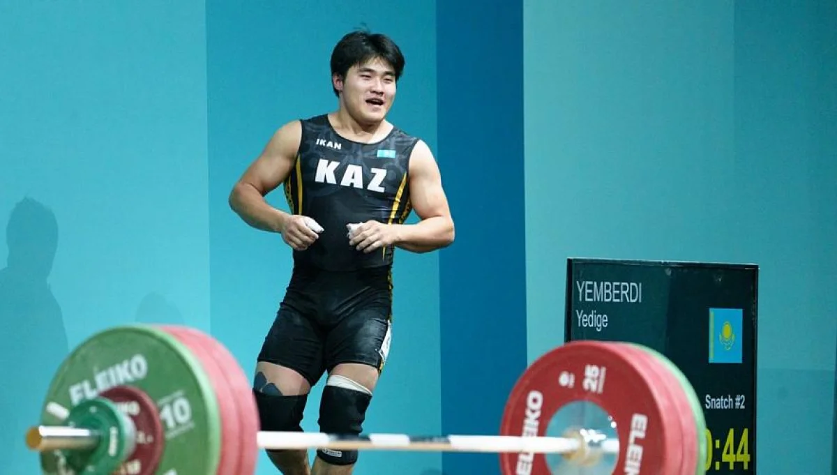 Казахстанский тяжелоатлет Едыге Емберды завоевал три медали в Саудовской Аравии
