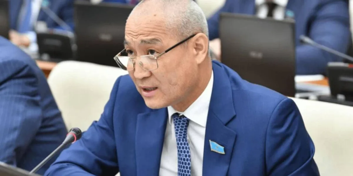 "Қасиетті киіз үйімізде тайраңдап, ұлттық құндылықтарымызды аяққа таптады"-Жаңбыршин