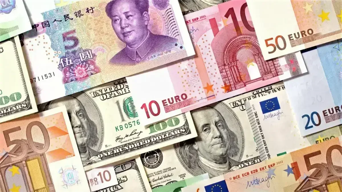 Доллар подешевел, рубль подорожал к тенге 12 ноября