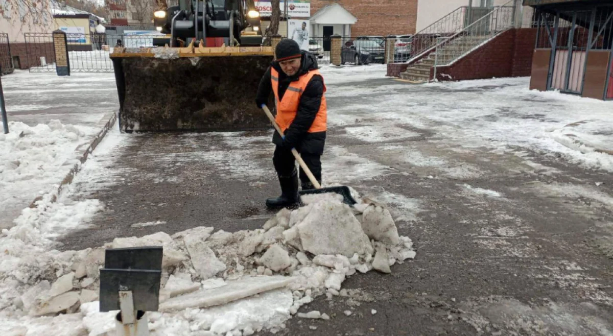 Столичные власти обратились к астанчанам из-за гололёда