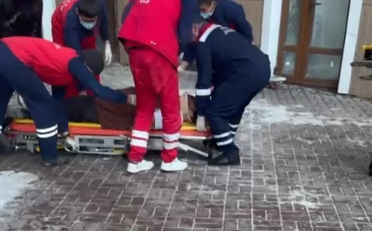 Лифт рухнул в столичном ЖК: один погиб, двое пострадали