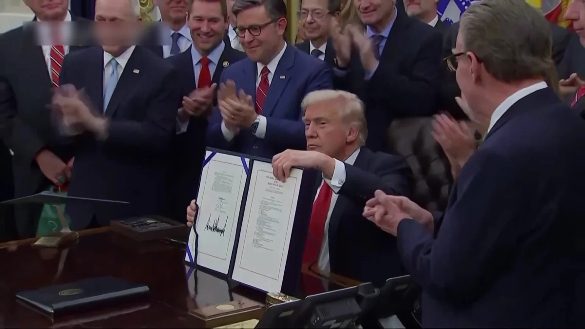 Трамп BBC басшылығын сотқа береді