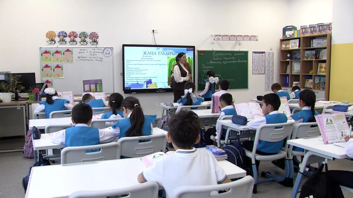 Ата-аналар жиналысы неге шоуға айналып кеткен?