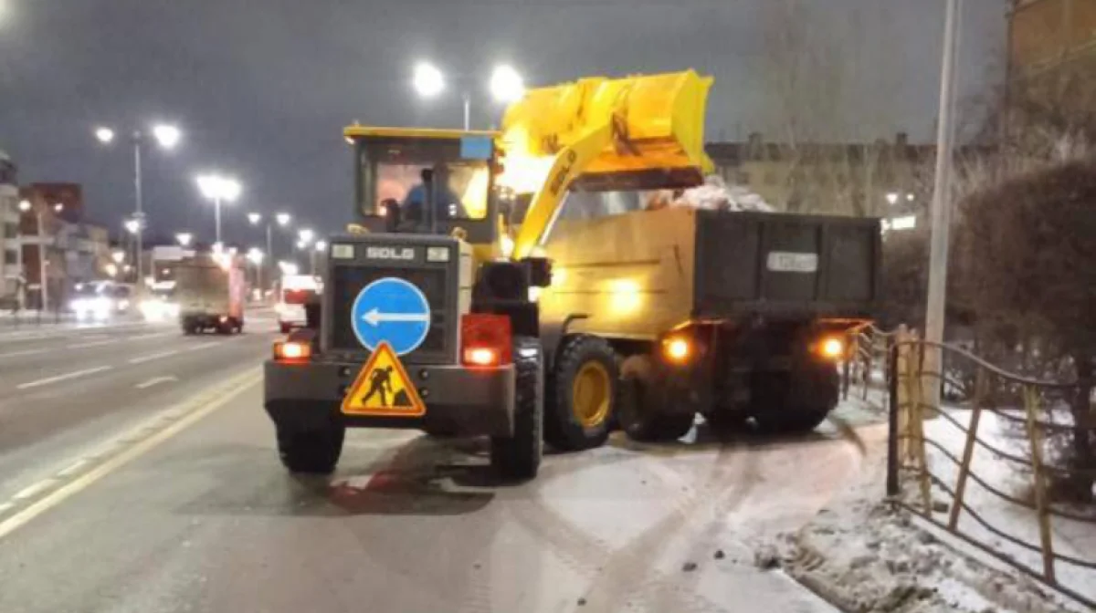 700 единиц техники работают на улицах Астаны этой ночью