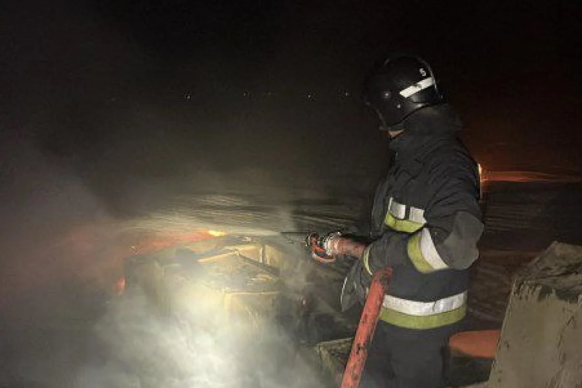 Магазин мобильной связи загорелся в Актобе: людей эвакуировали