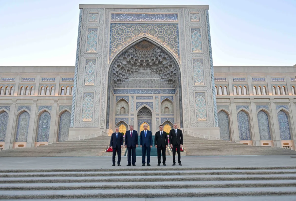 Главы государств Центральной Азии и Азербайджана посетили Центр исламской цивилизации