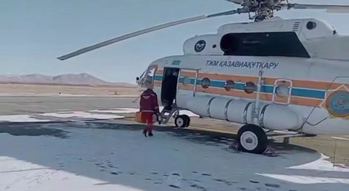 Пилоты и врачи санавиации экстренно доставили новорожденного из Риддера в Усть-Каменогорск