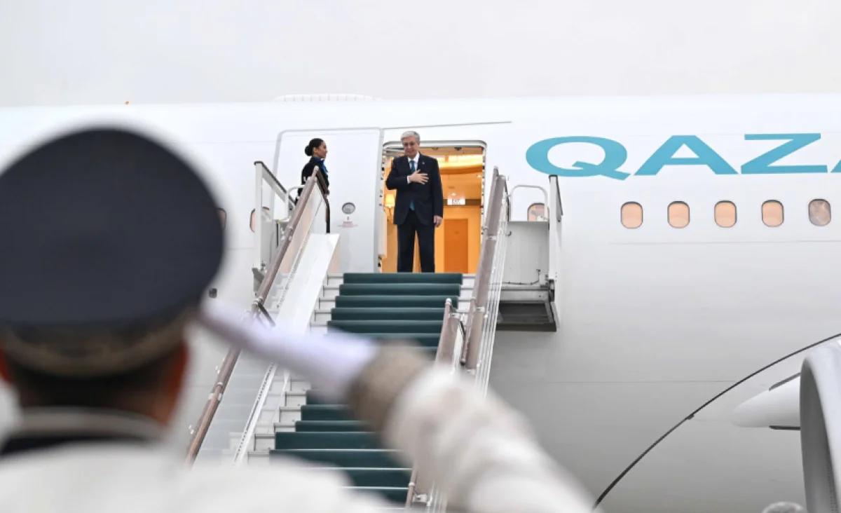 Мирзиёев проводил Токаева в аэропорту