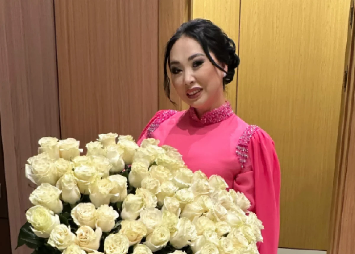 Каракат Абильдина поздравила Серика Токтара с 50-летием (ВИДЕО)