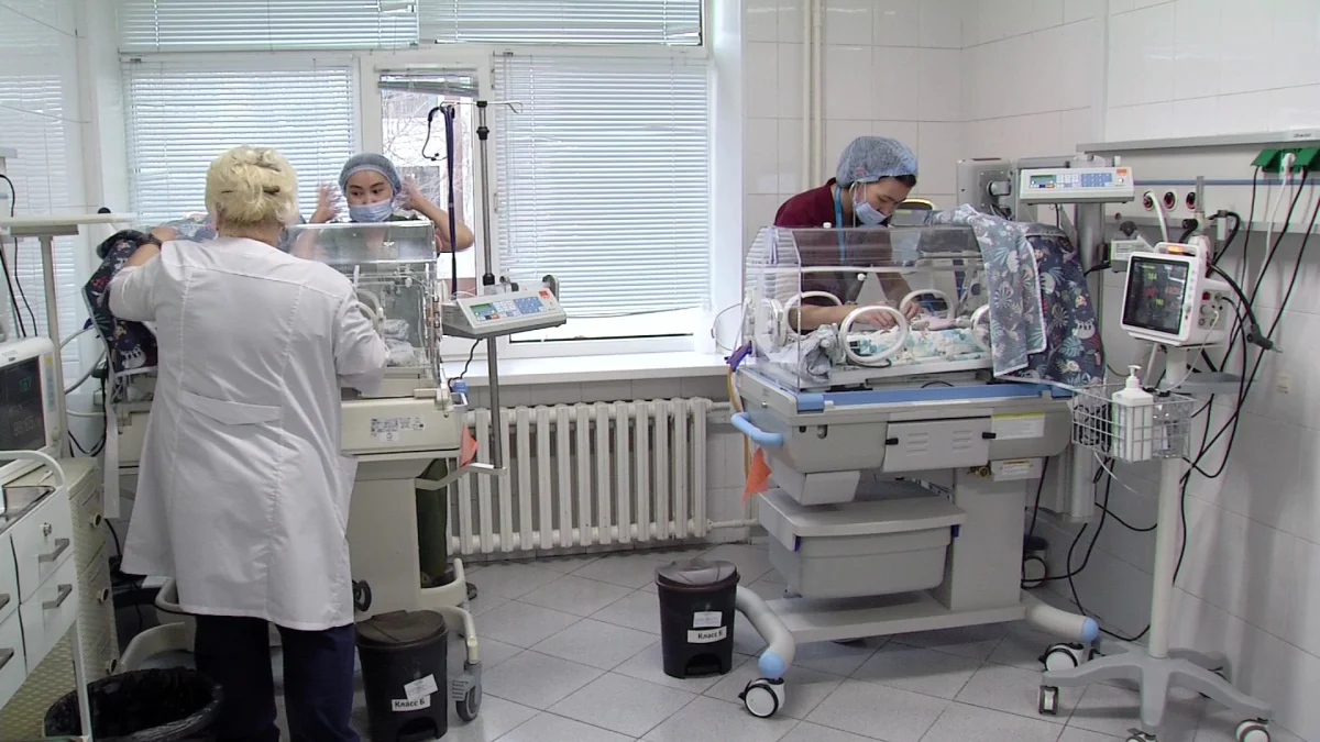 742 грамм болып туған сәби адам қатарына қосылды