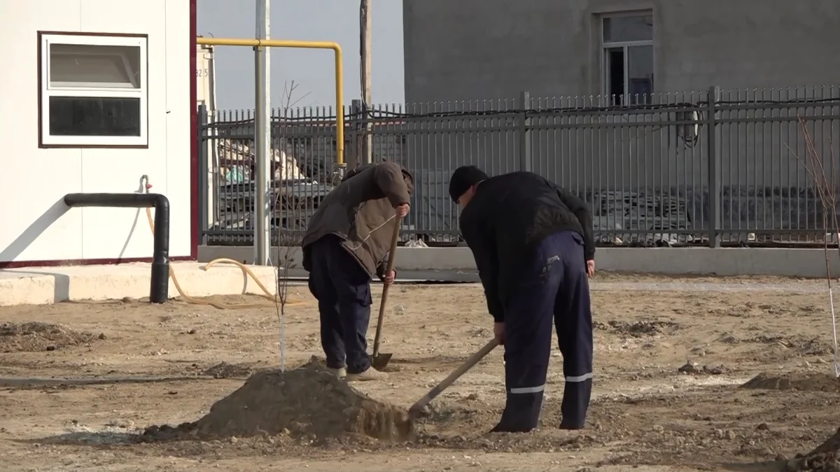 Члены партии «АМАNАТ» проверили ход строительства пожарного депо в Актау