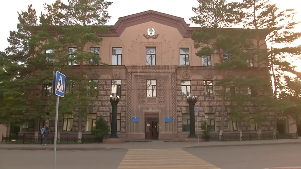 Қарағандылық әйел 4 жасар баласының қолын байлап, жалғыз қалдырып кеткен