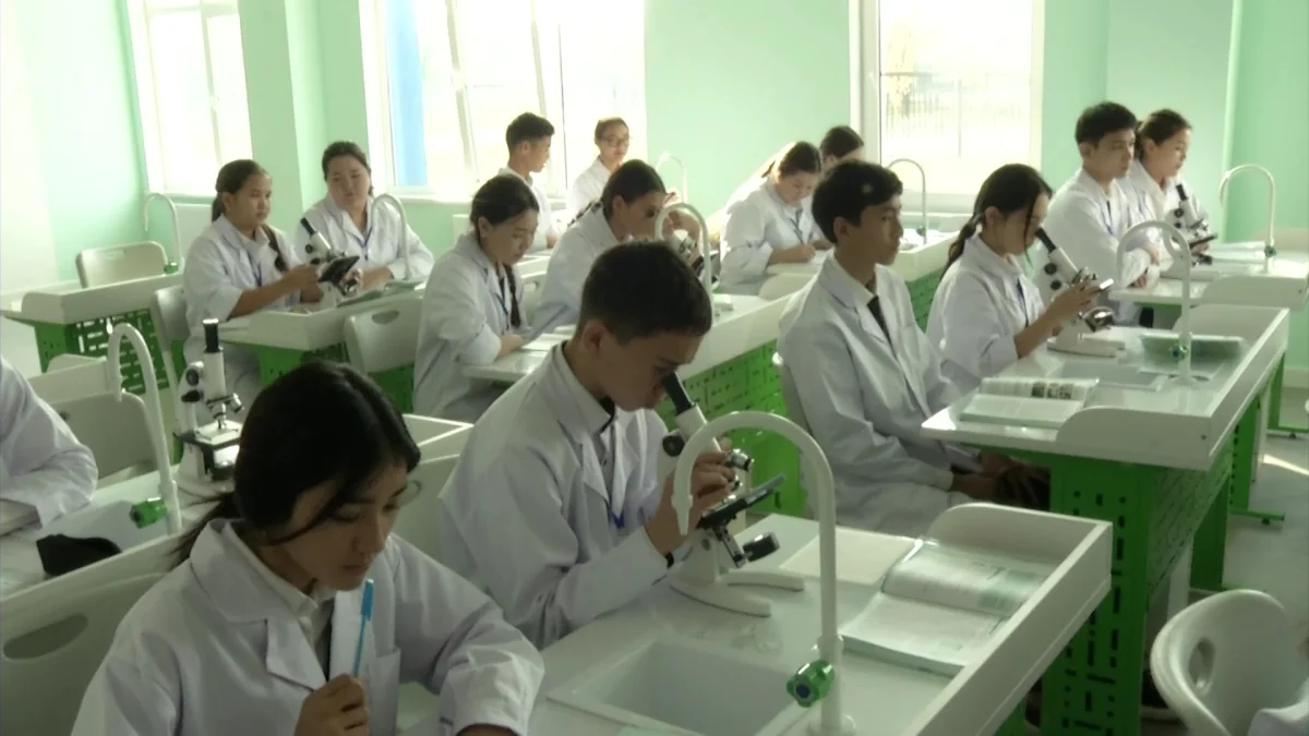 Восемь школ на 12 тысяч детей открылись в Алматы в рамках проекта «Келешек мектептері»