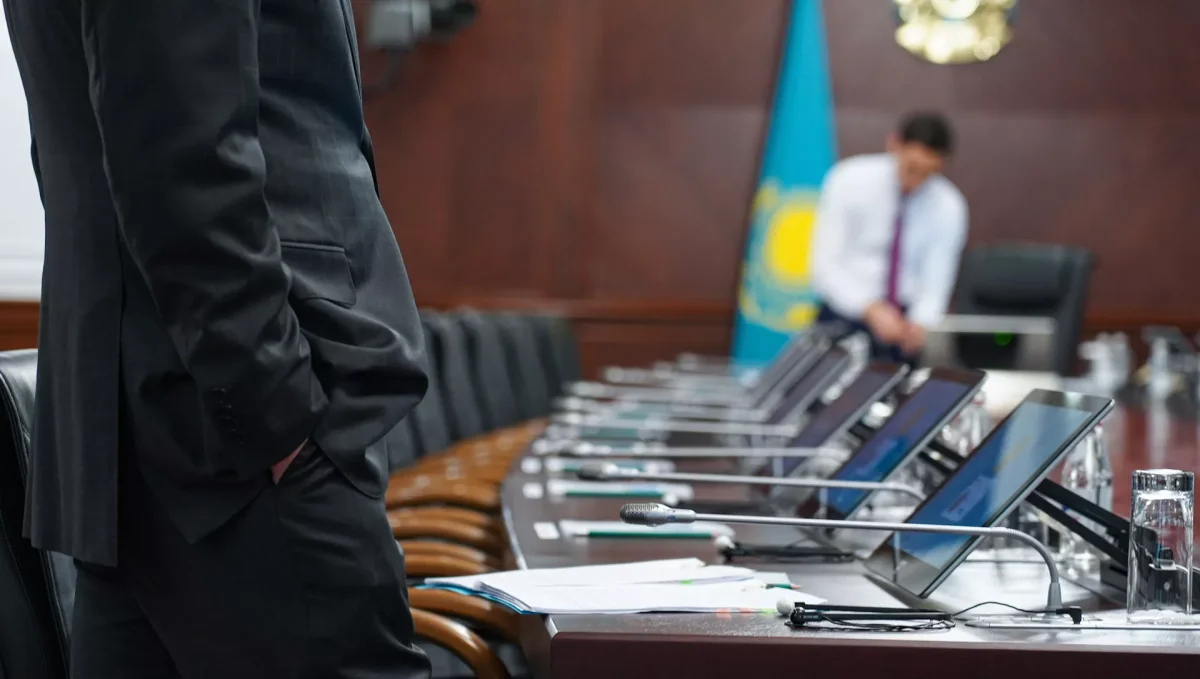 42 лауазымды қызметкерге айыппұл салынды