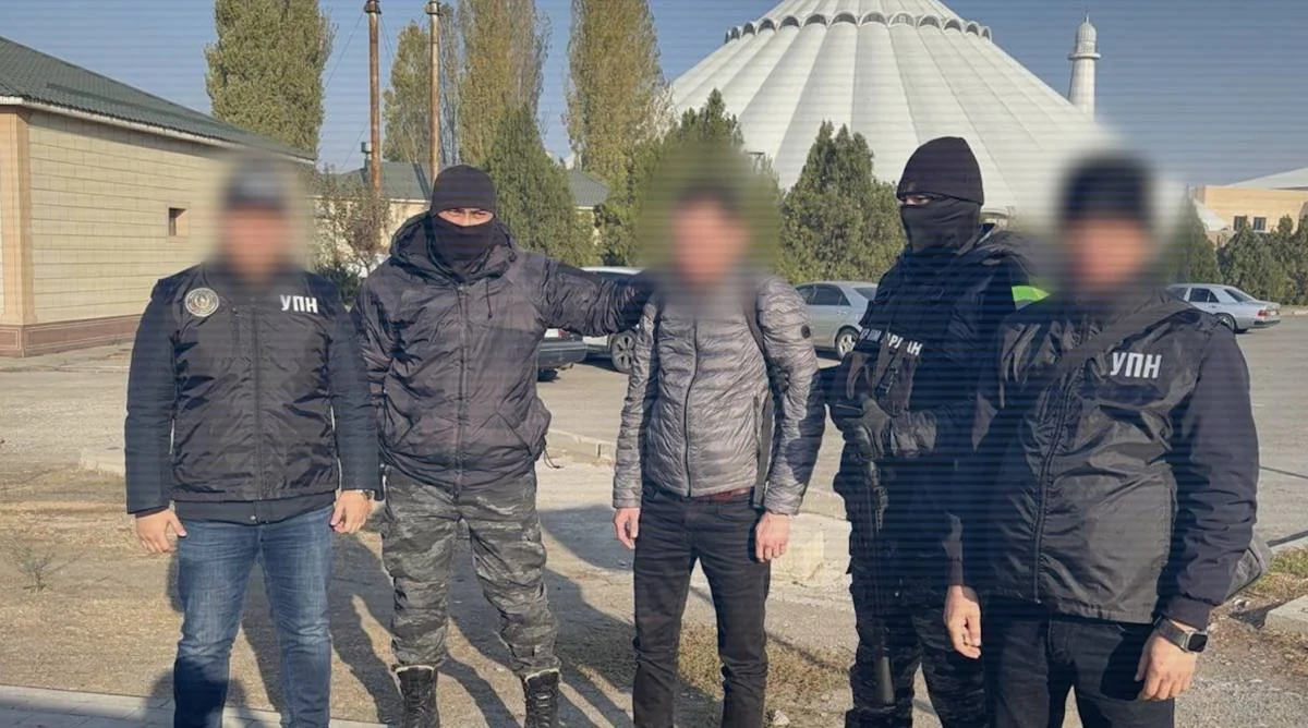 Наркокурьера задержали у мечети в Шымкенте