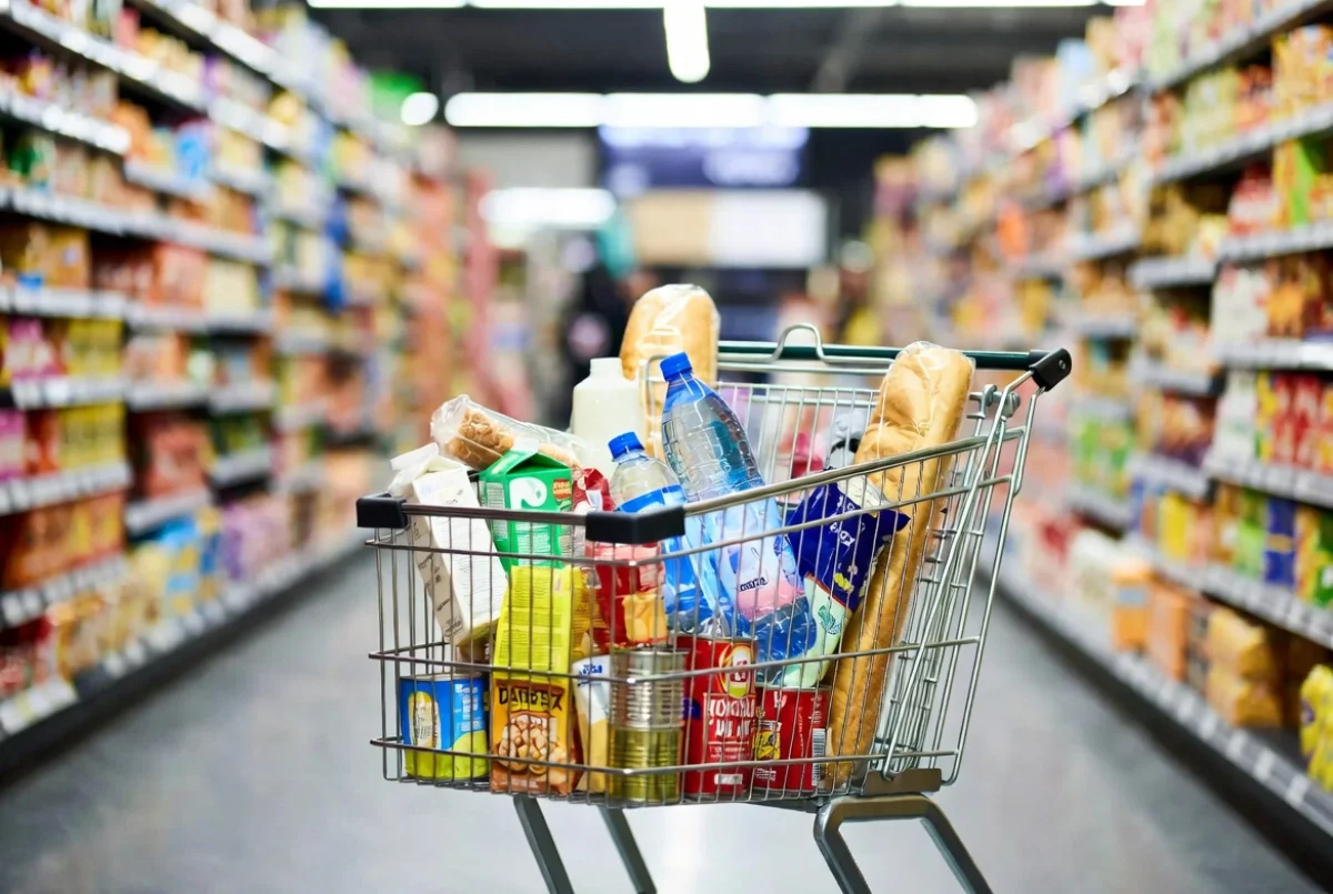 Казахстан расширяет список социально значимых товаров: что изменится для покупателей и бизнеса