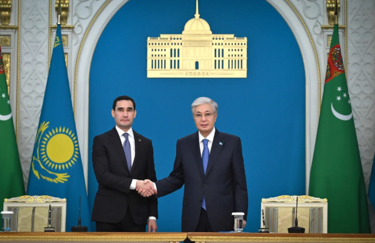 Касым-Жомарт Токаев и Сердар Бердымухамедов провели брифинг для СМИ