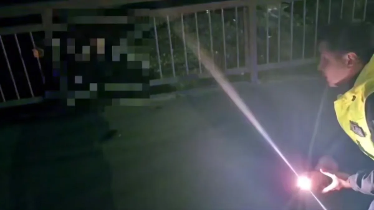 Подросток чуть не спрыгнул с моста в Талдыкоргане