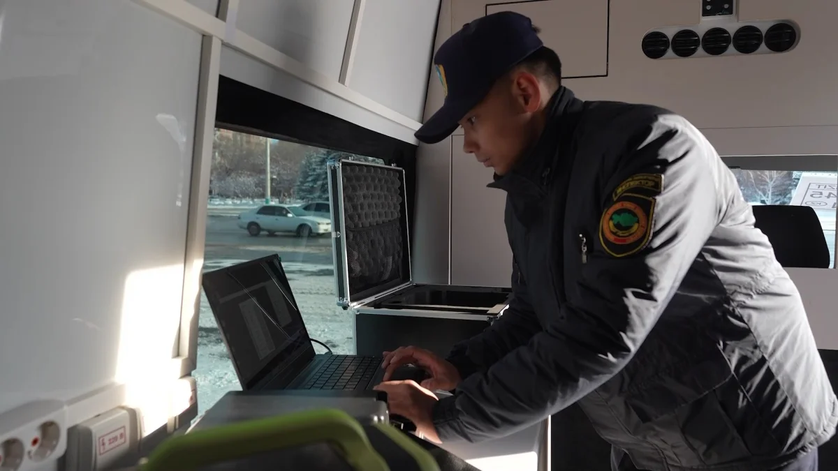 В Усть-Каменогорске замеры качества воздуха по 11 опасным веществам будет проводить мобильная эко-лаборатория