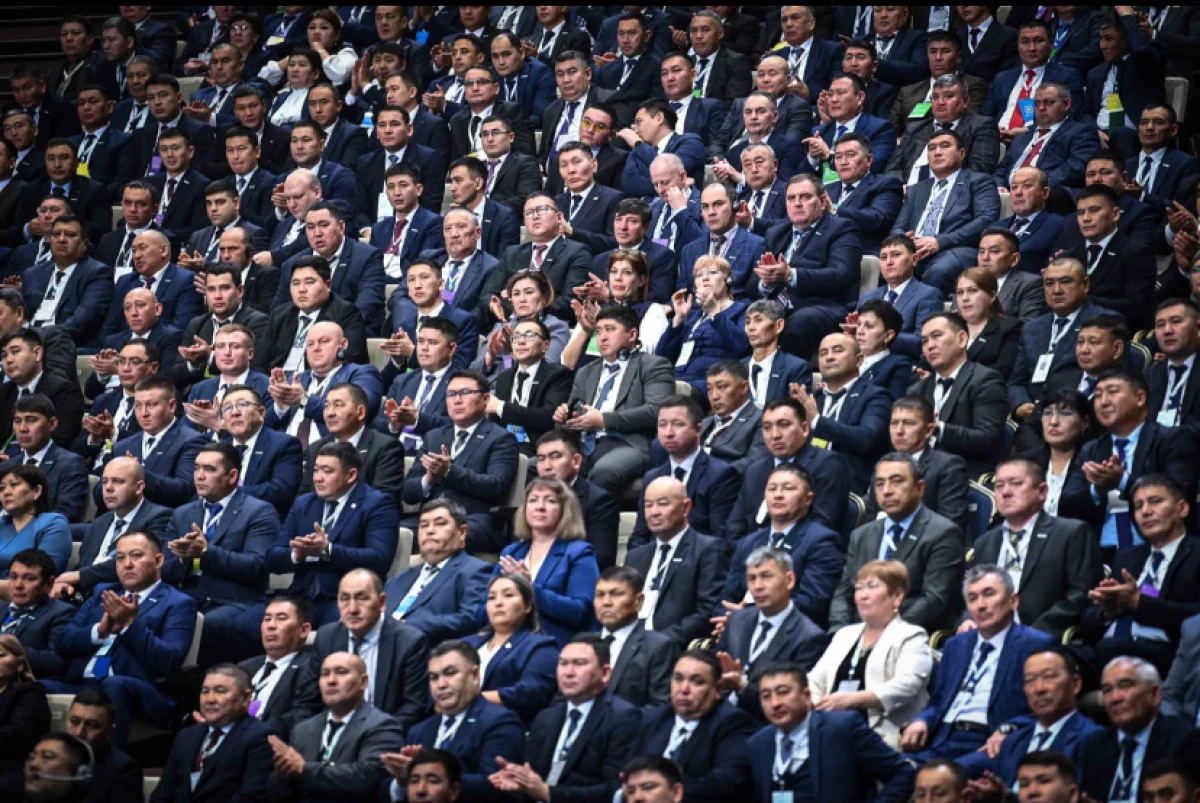 Токаев назвал местных акимов опорой всей вертикали власти