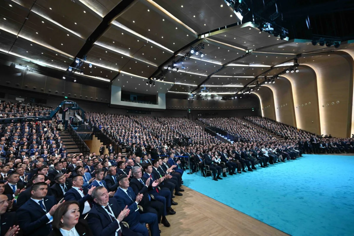 Президент: «Кадрлар құрамын жаңарту үдерісі биліктің бүкіл тармағында және барлық деңгейде жүргізіліп жатыр»