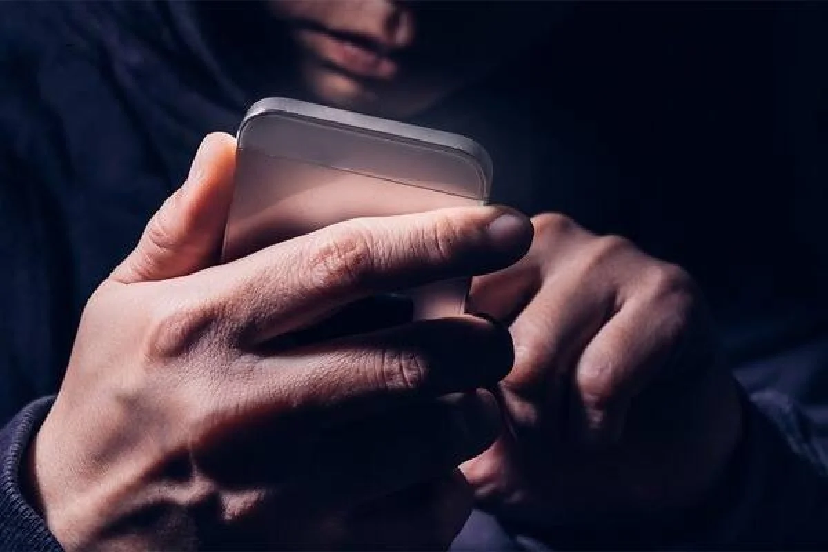 В Астане мошенник обманул покупателя “дешевого золота”