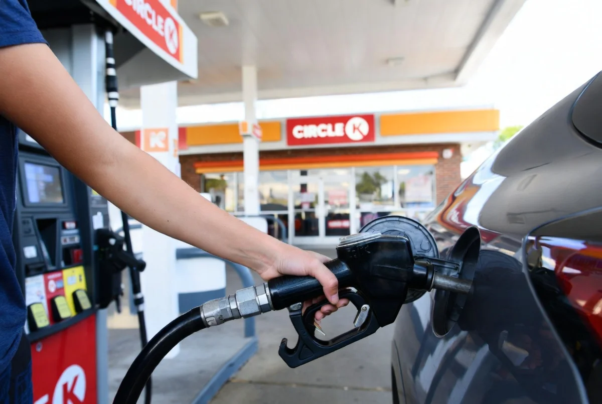 Секреты бензоколонки: как распознать поддельный бензин прямо на АЗС