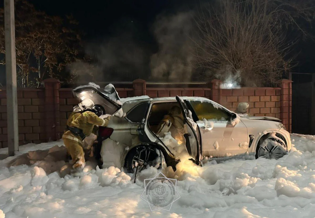 Автомобили сгорели в двух регионах Казахстана