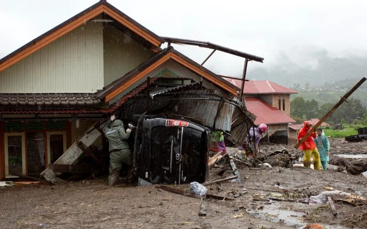 Тасқын мен лай көшкінінен қаза тапқандар саны 800-ге жетті