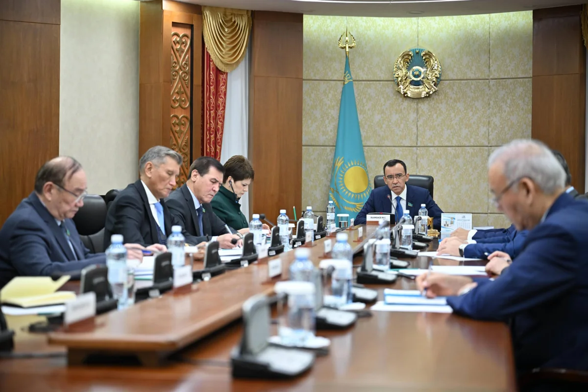 Сенаторлар үш заңды қарайды