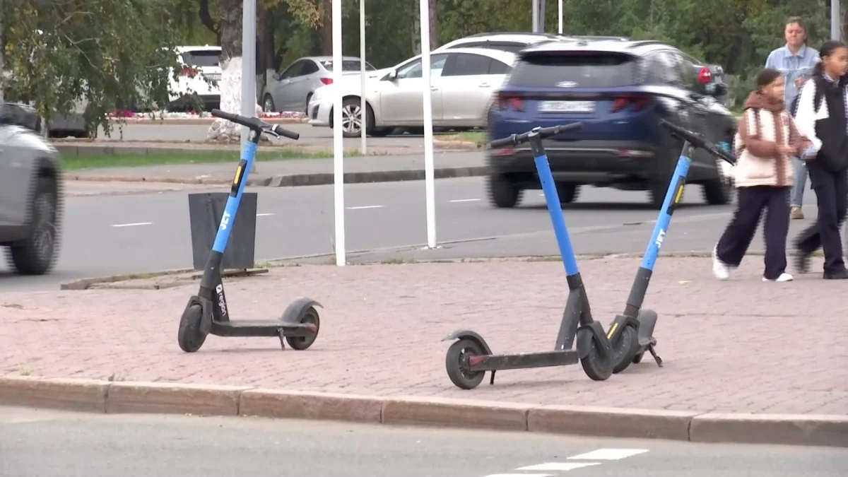 Самокаттарға жаяу жүргіншілер жолымен жүруге тыйым салынады