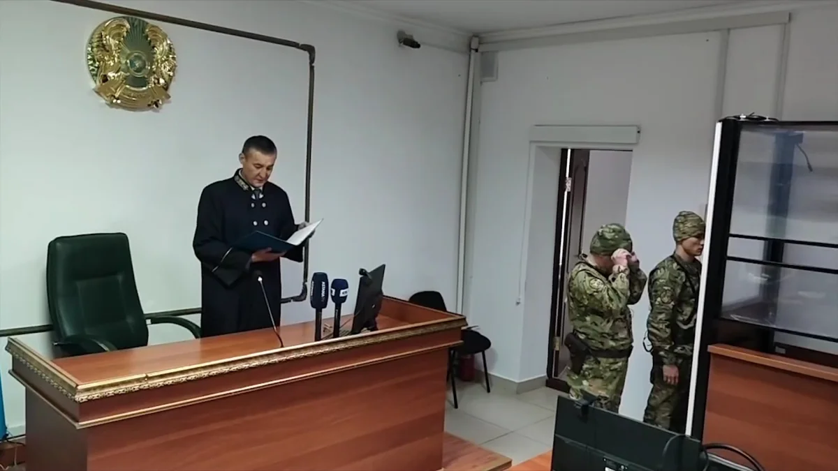 В Актобе огласили приговор обвиняемому в убийстве начальника поезда