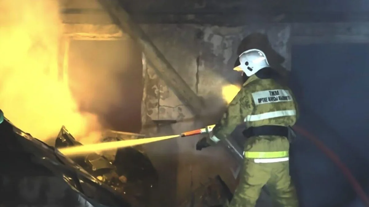 Астанада үш қабатты ғимарат өртенді