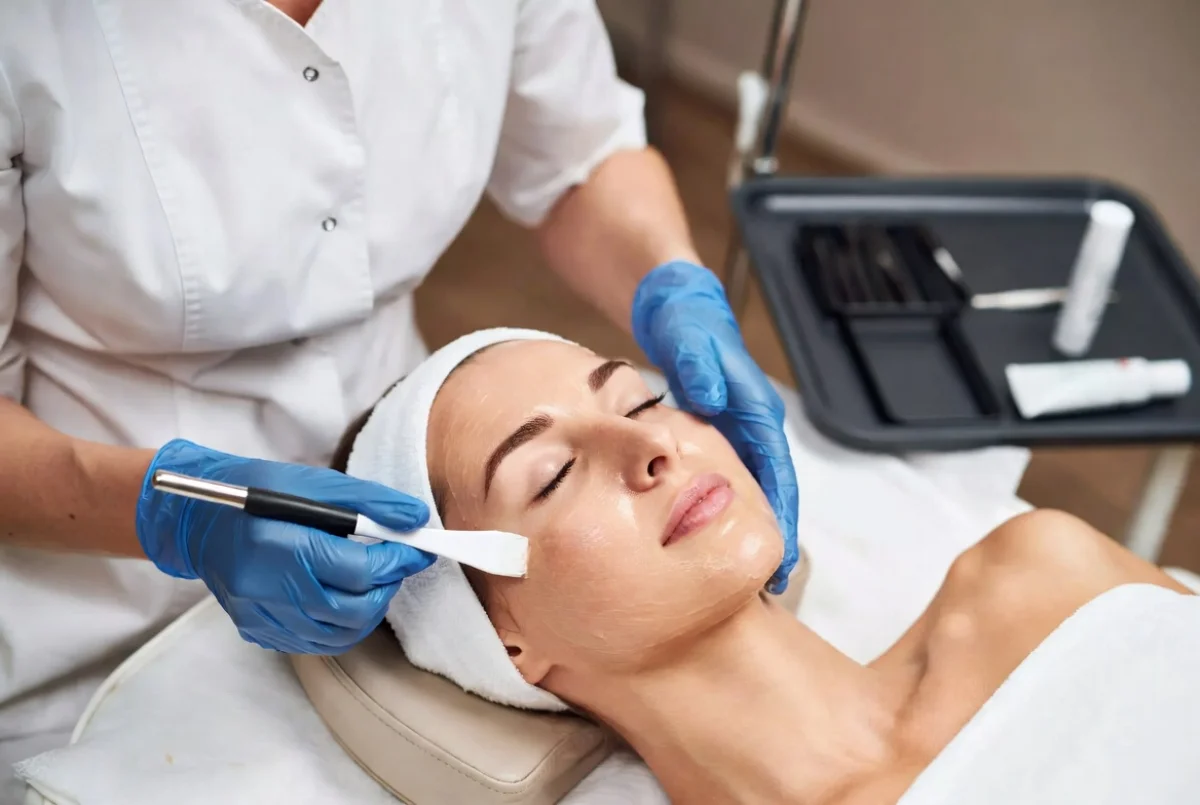 Жительнице Костаная вернули 1,2 млн тенге за услуги нелицензированного салона