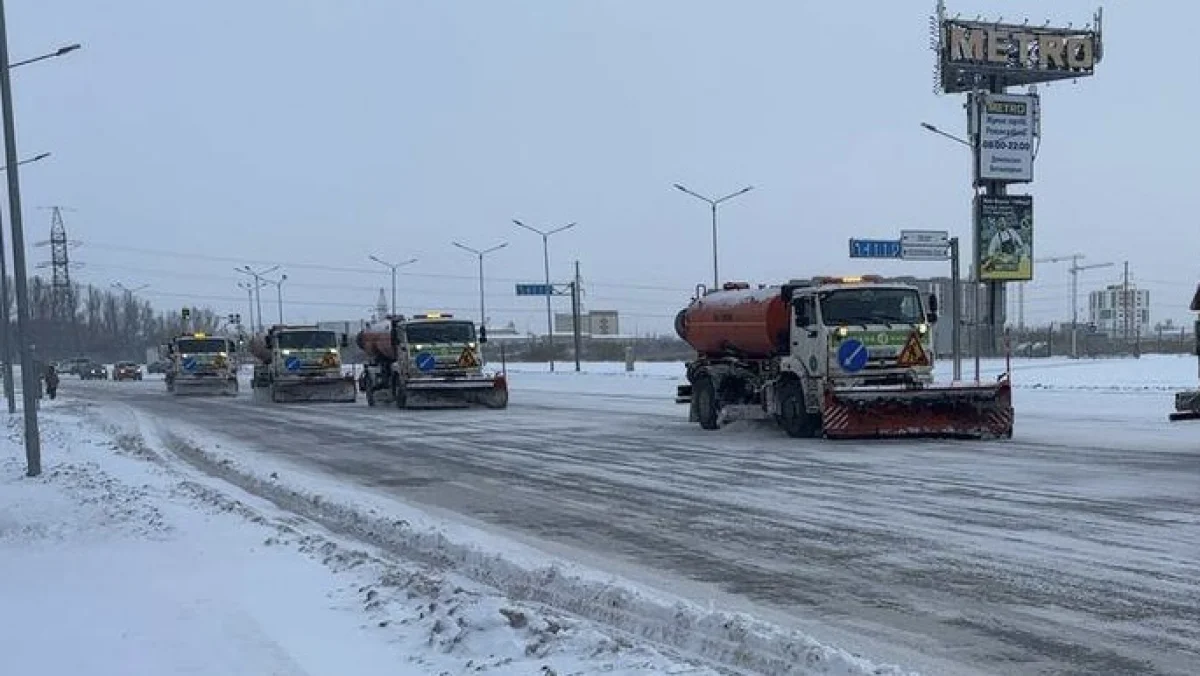 «Долгожданный» снег в Астане: на уборку вышли 3000 рабочих