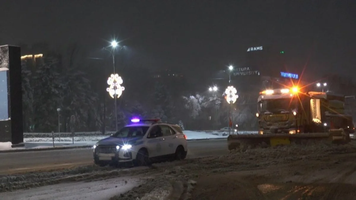 Алматыда бір түнде 58 жол апаты болды