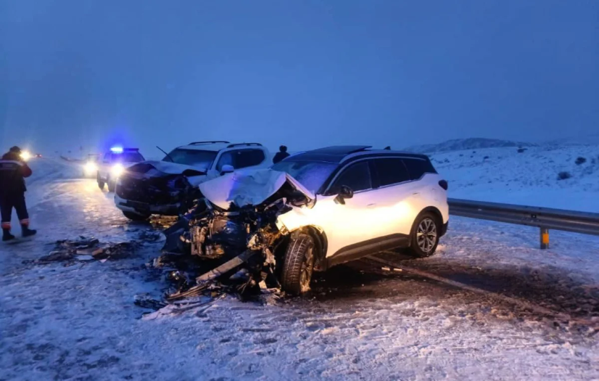 2 лобовых столкновения за 1 день: полиция области Абай бьёт тревогу