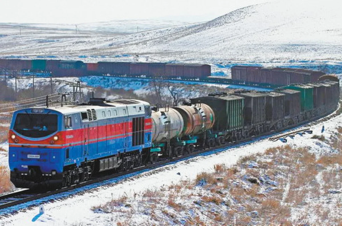 Қарағанды облысында жөндеу жүргізіп жатқан төрт жұмысшыны жүк пойызы басып кетті