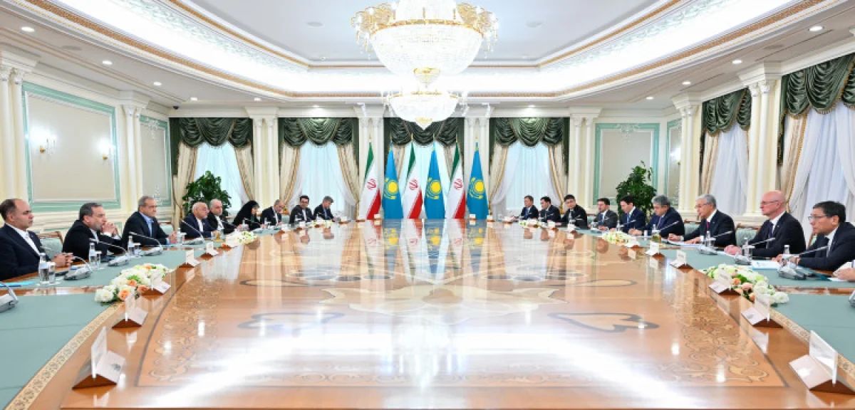 Казахстан и Иран расширяют стратегическое партнерство: президенты провели переговоры в расширенном составе