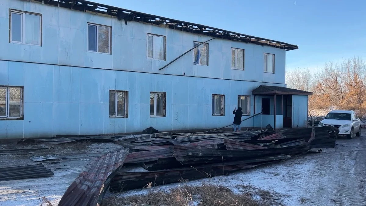 Петропавл қаласы маңындағы Бескөл ауылында екіқабатты тұрғын үй өртенді