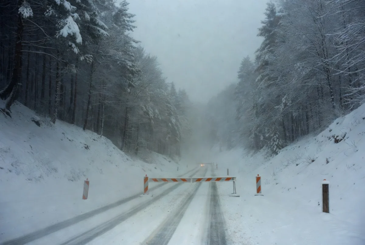 В Казахстане закрыто движение на ряде трасс 14 декабря