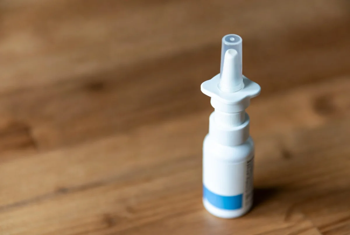 Сон под угрозой: как спреи от насморка мешают ночному отдыху