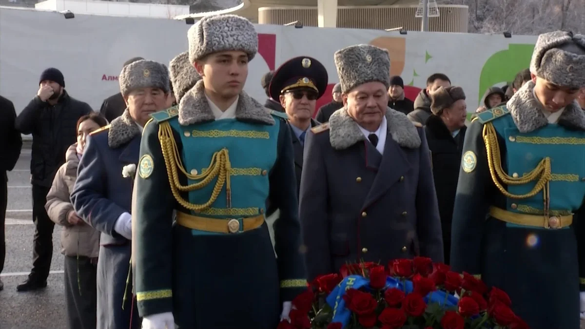Церемония возложения цветов в честь Дня Независимости прошла в Алматы