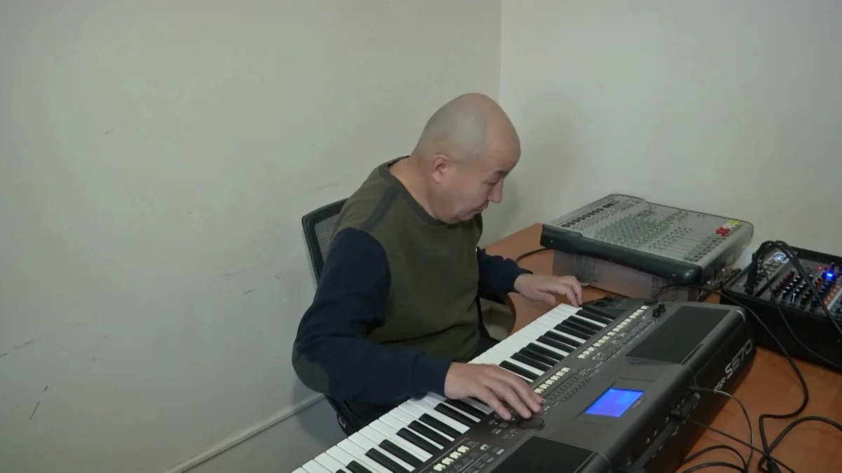 Необычный ансамбль набирает популярность в Караганде