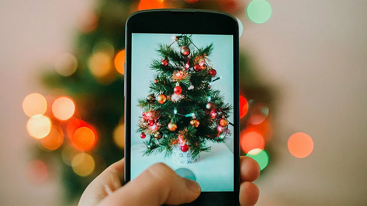 Об опасных новогодних открытках предупредило МВД