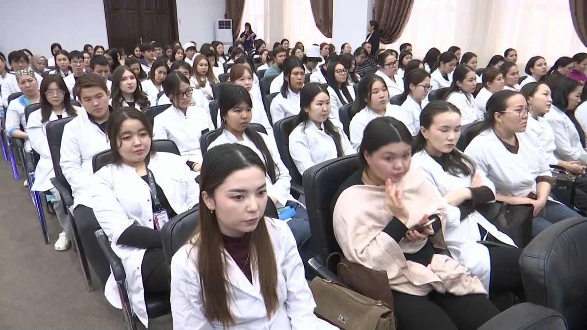 В рамках идеологии «Закон и порядок» в Актобе прошла открытая встреча с молодежью, посвящённая национальным ценностям