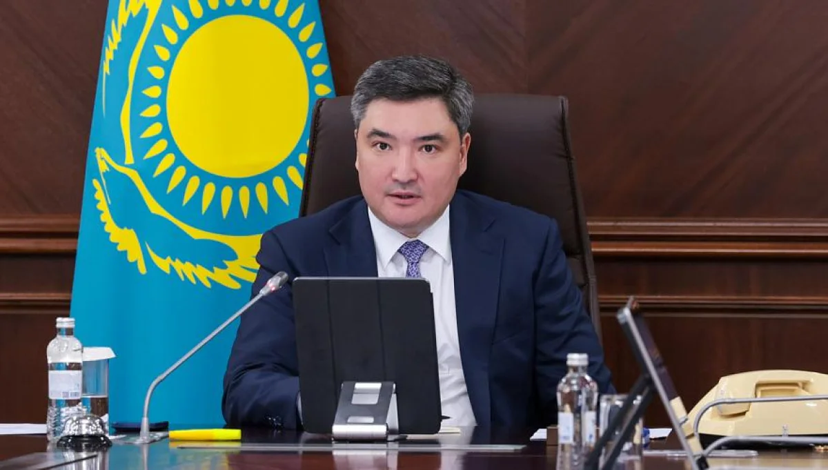 Бектенов разъяснил депутатам правила парковок в Алматы и Астане