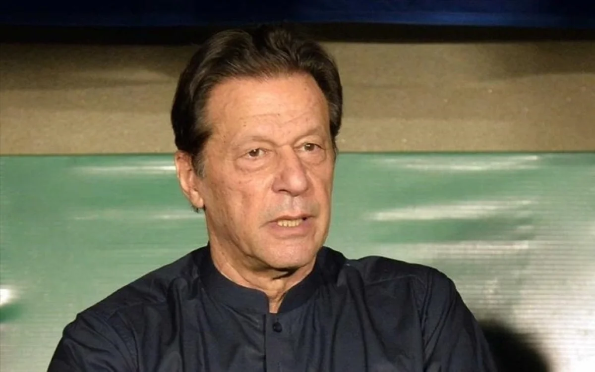 Пәкістанның бұрынғы премьер-министрі мен оның жұбайы 17 жылға бас бостандығынан айырылды