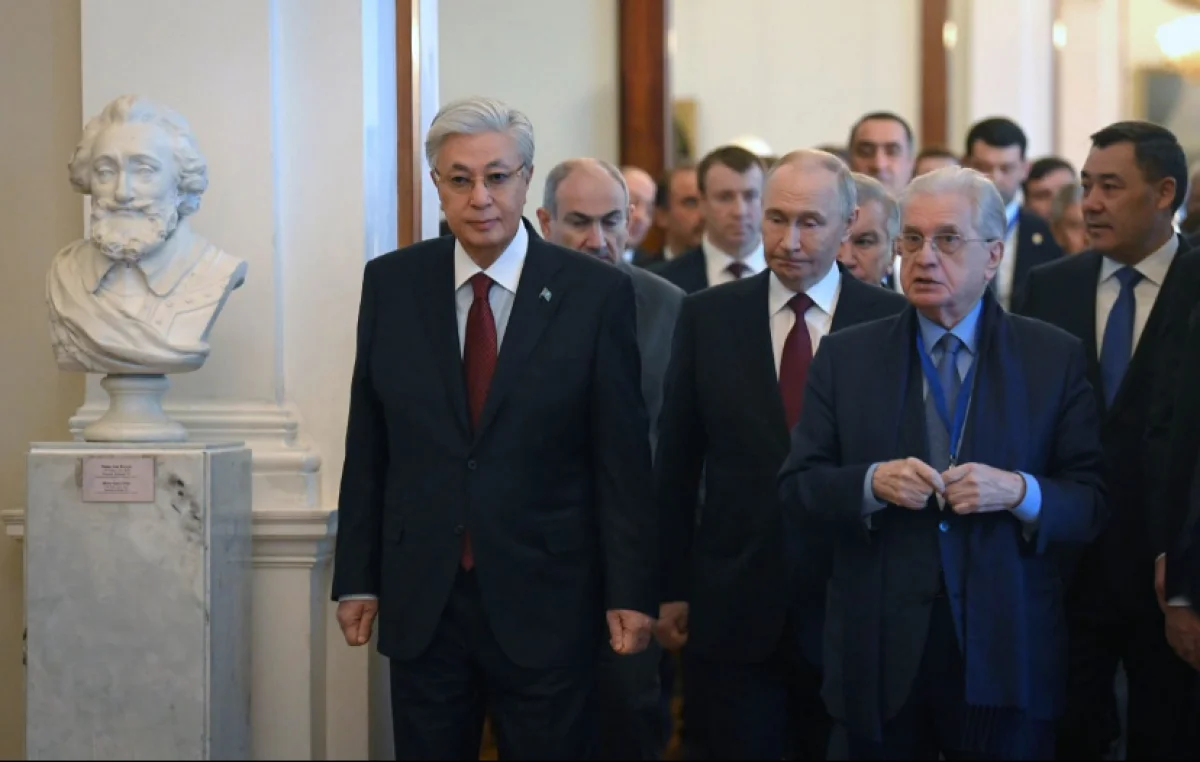 Токаев и лидеры СНГ осмотрели экспозиции Эрмитажа